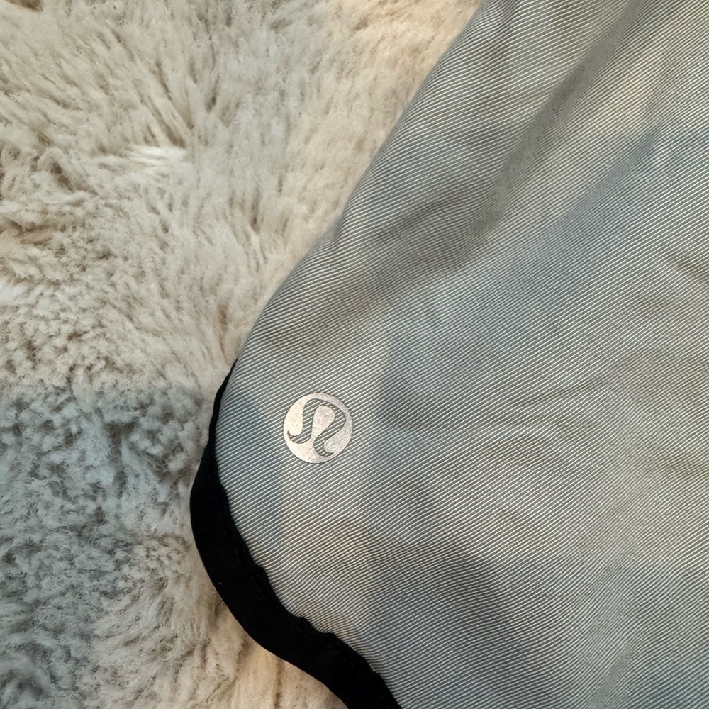 Lululemon varsity short - Picture 3 of 7